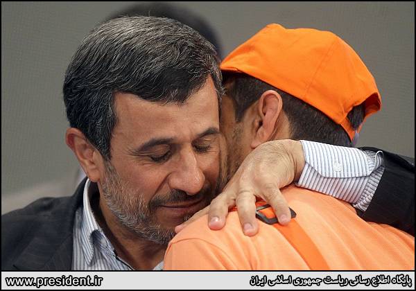 احمدی نژاد و رفتگر